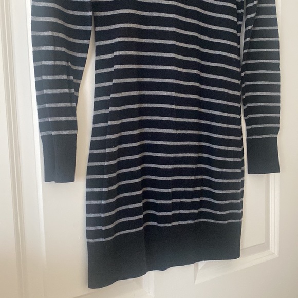 French Connection Striped Sweater Dress w/ Mini Bows Back Size 4 Sexy Blk Gray - Picture 4 of 10